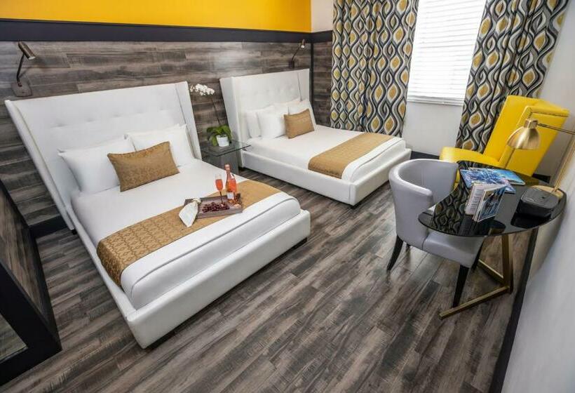 غرفه قياسيه سريرين مزدوجين, Catalina Hotel & Beach Club