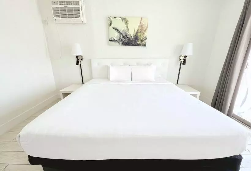 سوییت, Tropirock A North Beach Village Resort