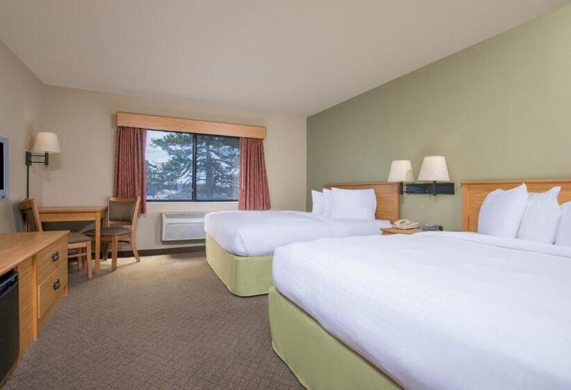 带特大床的标准间, Americinn By Wyndham Pampa  Event Center