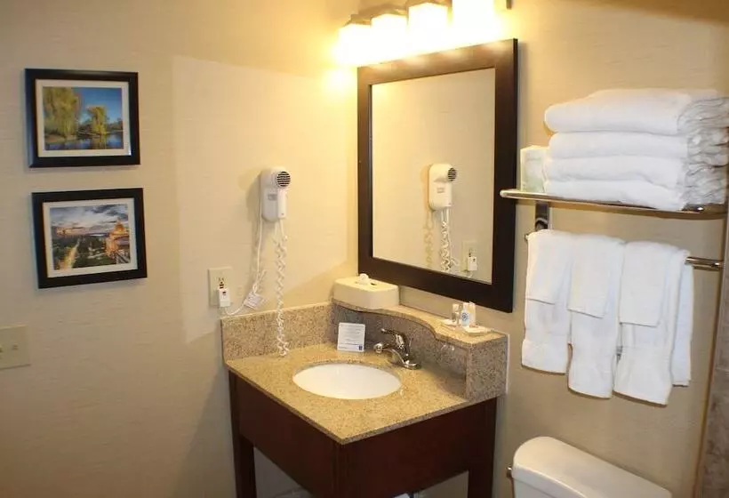 ２ダブルベッドのスタンダードルーム, Comfort Inn Rockland  Boston