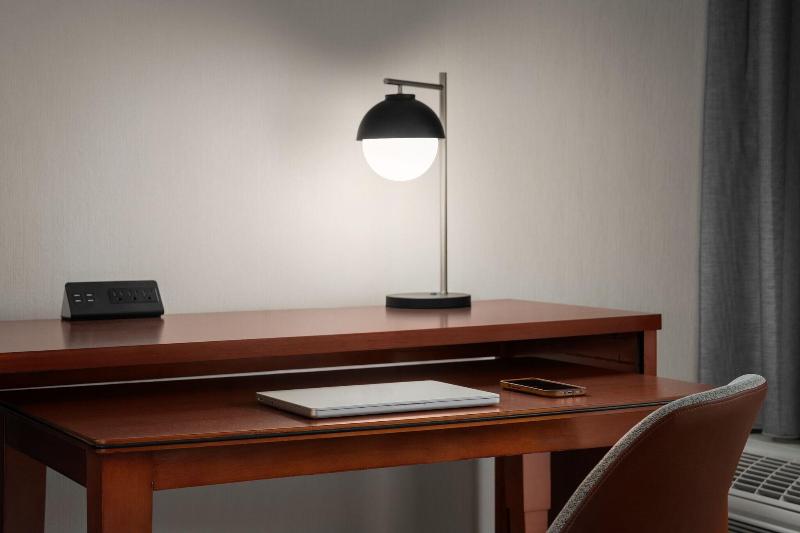 غرفة قياسية سرير كينج, Courtyard By Marriott Portland Beaverton