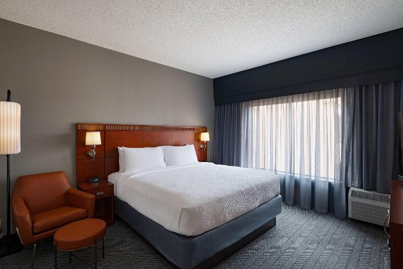 غرفة قياسية سرير كينج, Courtyard By Marriott San Antonio Airport