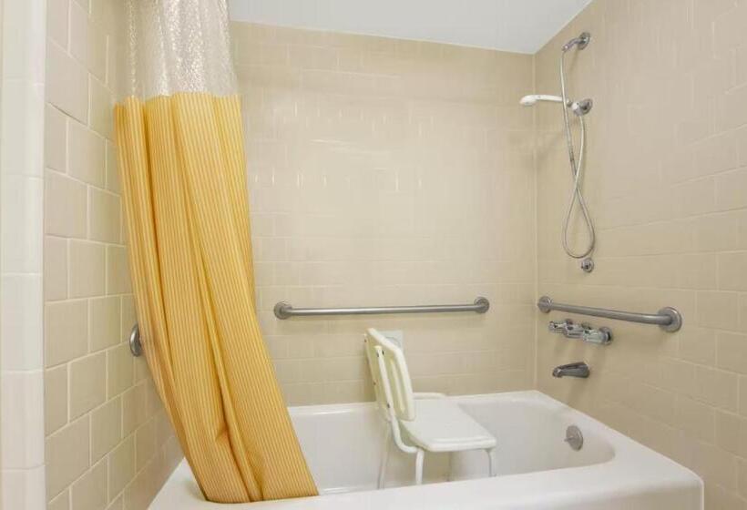 غرفة قياسية لذوى الاحتياجات الخاصة, Days Inn By Wyndham Emporia