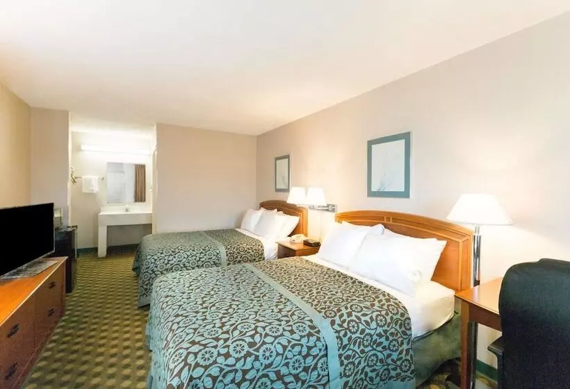 ２ダブルベッドのスタンダードルーム, Days Inn By Wyndham Richmond