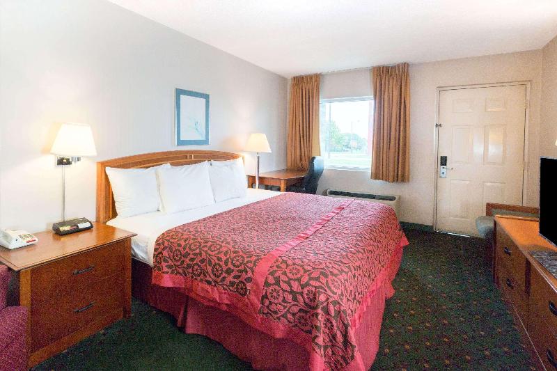 غرفة قياسية سرير كينج, Days Inn By Wyndham Richmond