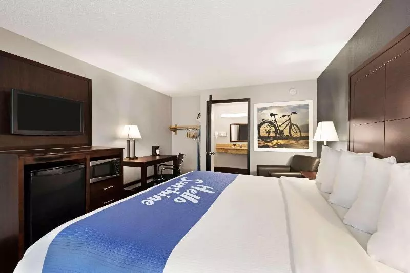 キングサイズベッドのスタンダードルーム, Days Inn By Wyndham Rock Hill