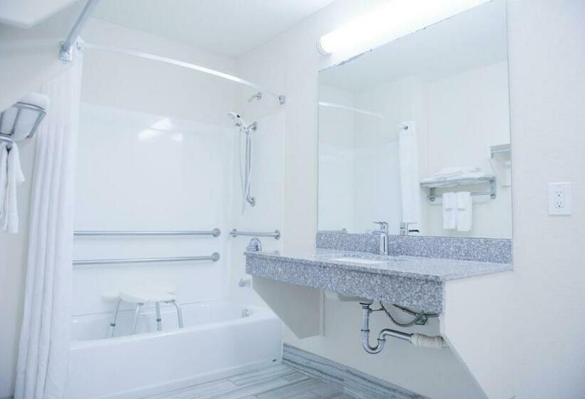 Номер Стандарт Адаптированный для Инвалидов, Days Inn & Suites By Wyndham Athens