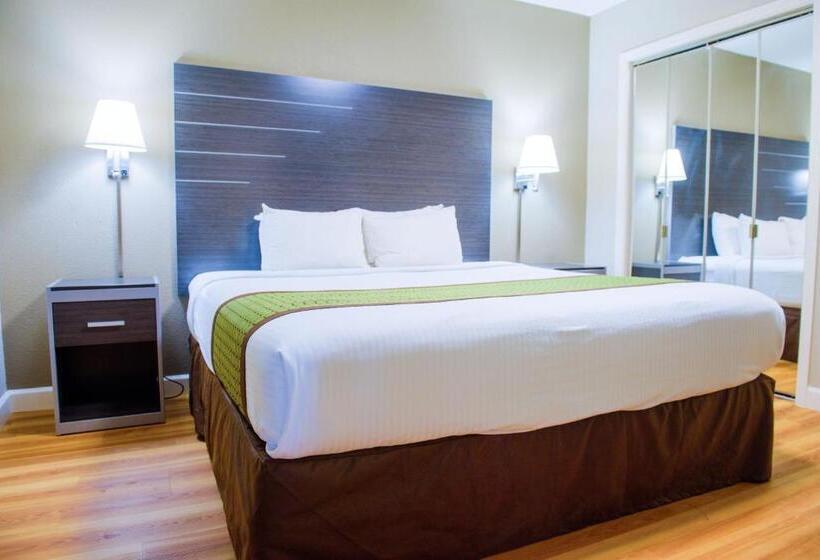 Люкс, Days Inn & Suites By Wyndham Athens