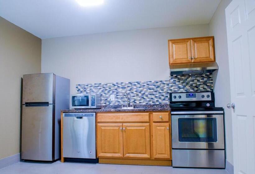 جناح, Days Inn & Suites By Wyndham Athens