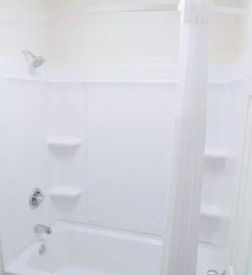 キングサイズベッドのスタンダードルーム, Days Inn & Suites By Wyndham Athens