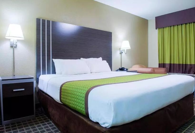 キングサイズベッドのスタンダードルーム, Days Inn & Suites By Wyndham Athens