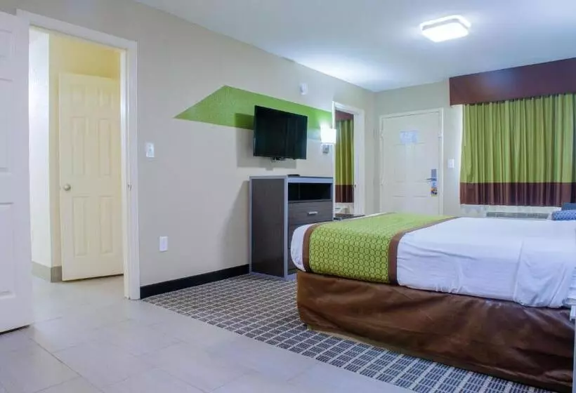 キングサイズベッドのスタンダードルーム, Days Inn & Suites By Wyndham Athens
