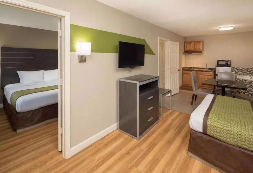 スイート, Days Inn & Suites By Wyndham Athens