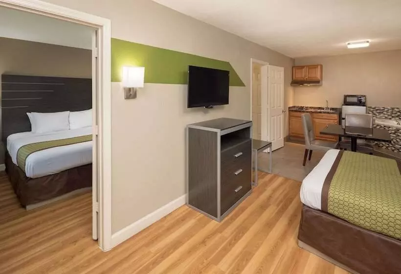 スタンダードルーム, Days Inn & Suites By Wyndham Athens