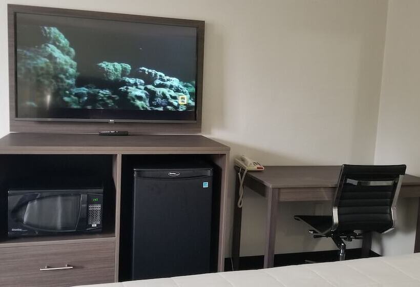 Номер Стандарт 2 Двуспальные Кровати, Days Inn & Suites By Wyndham Charleston Airport West
