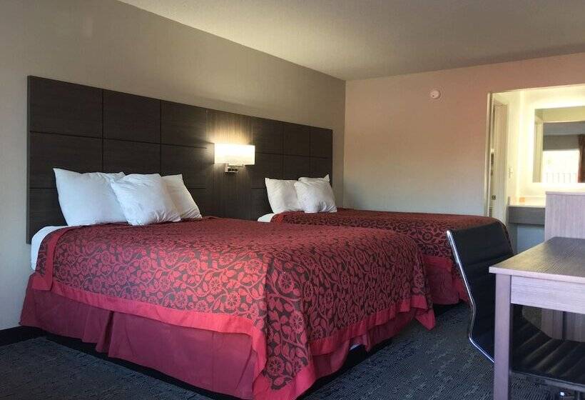 Номер Стандарт 2 Двуспальные Кровати, Days Inn & Suites By Wyndham Charleston Airport West
