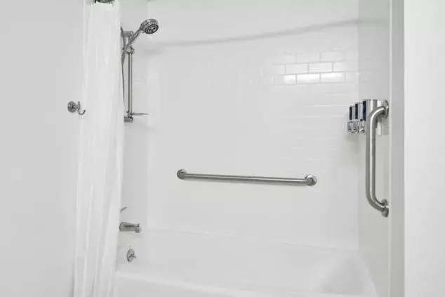 身障者適用スタンダードルーム, Four Points By Sheraton Buffalo Grove
