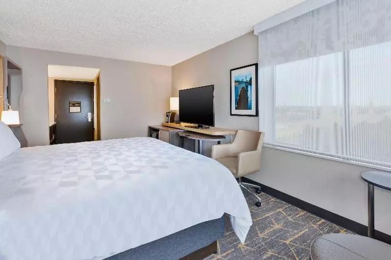 اتاق استاندارد با تخت بزرگ, Holiday Inn Grand Rapids Downtown, An Ihg