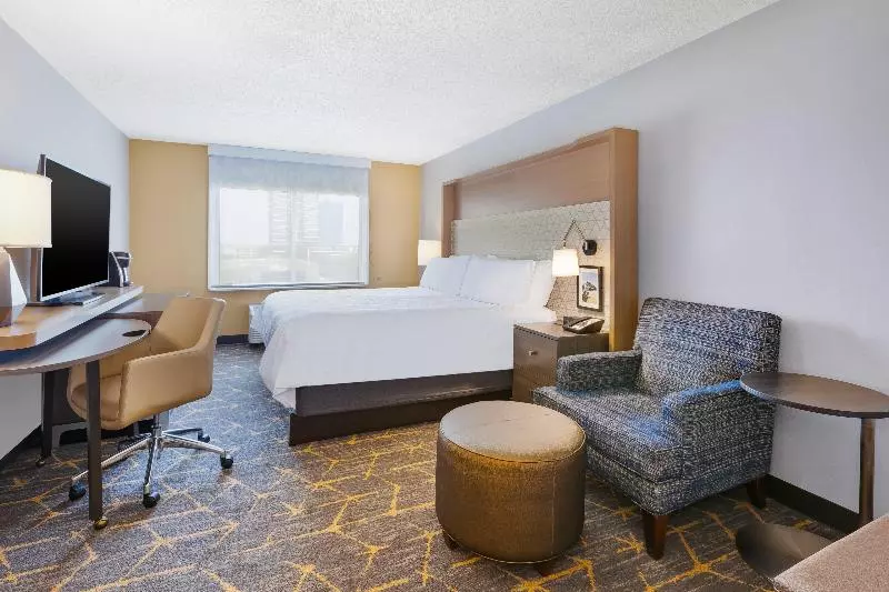 اتاق استاندارد با تخت بزرگ, Holiday Inn Grand Rapids Downtown, An Ihg