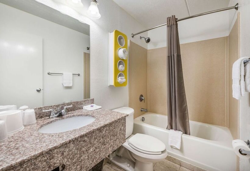 带2个双人床的标准工作室, Motel 6 Henderson, Tx