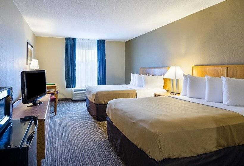 带2个双人床的标准工作室, Quality Inn