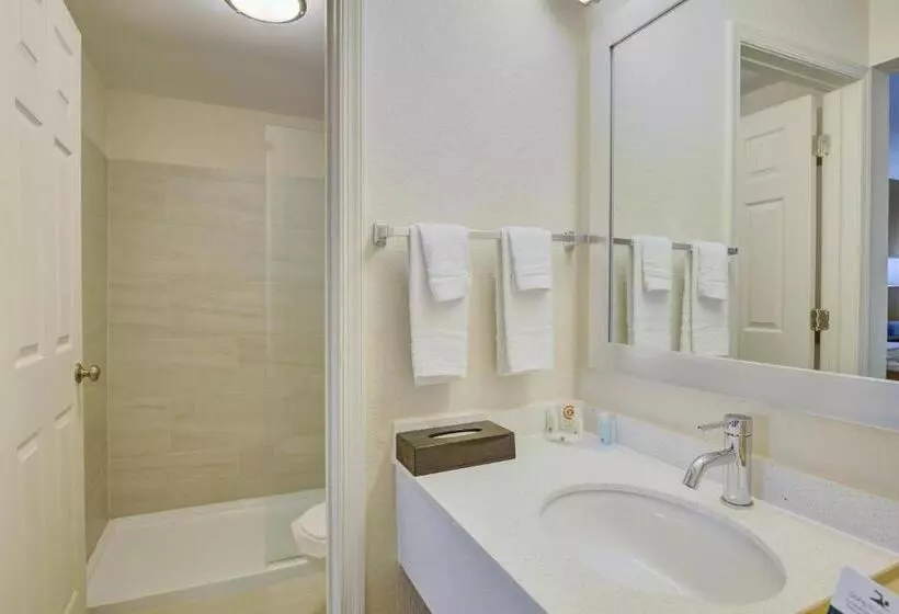 キングサイズベッドのスイートルーム, Quality Inn & Suites