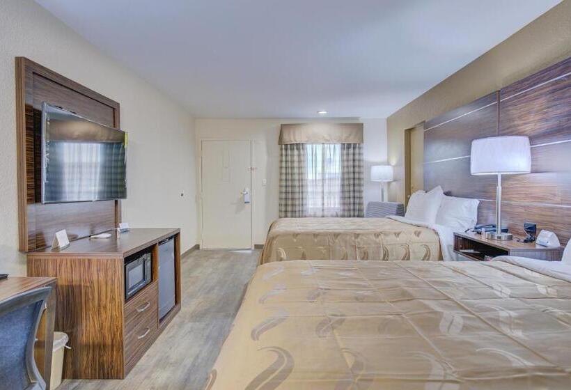 Номер Deluxe, Quality Inn & Suites