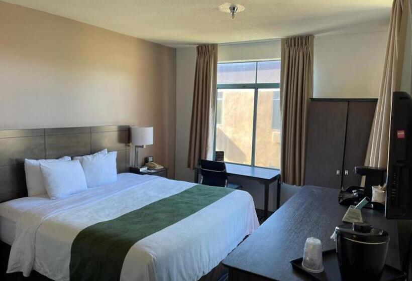 جناح ديلوكس سرير كينج, Ramada Suites By Wyndham San Diego