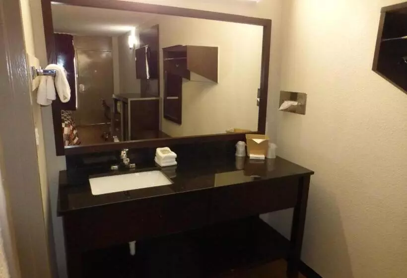 اتاق لوکس, Red Roof Inn Corpus Christi North  Near Downtown