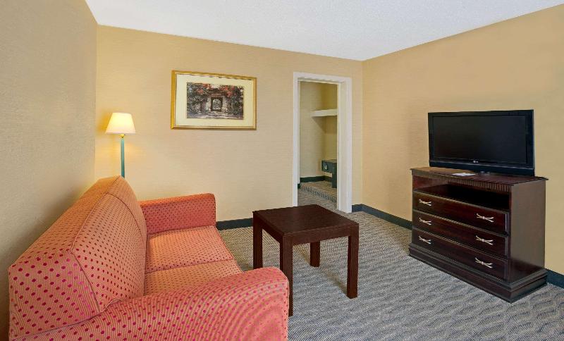 חדר סטנדרט עם מיטת קינג, Days Inn By Wyndham Silver Spring