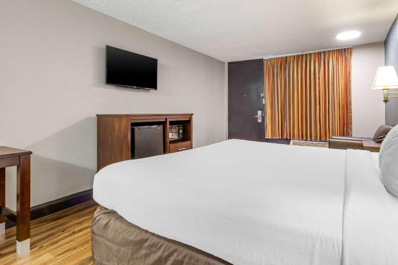 스탠다드 룸 킹사이즈 침대, Econo Lodge