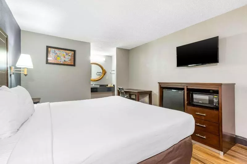 キングサイズベッドのスタンダードルーム, Econo Lodge