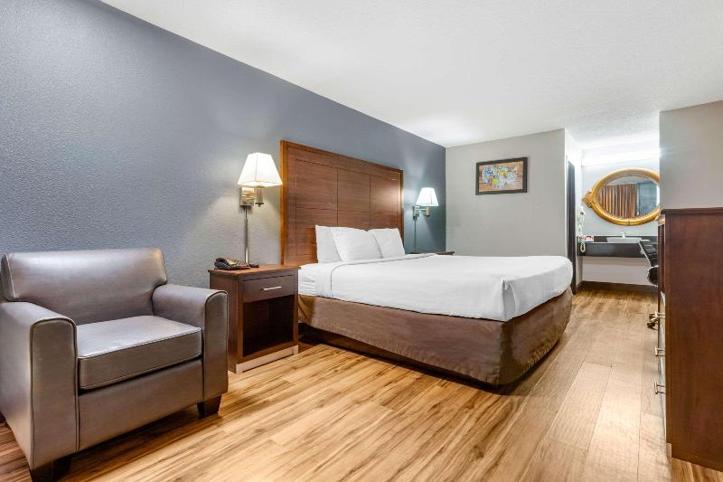 스탠다드 룸 킹사이즈 침대, Econo Lodge