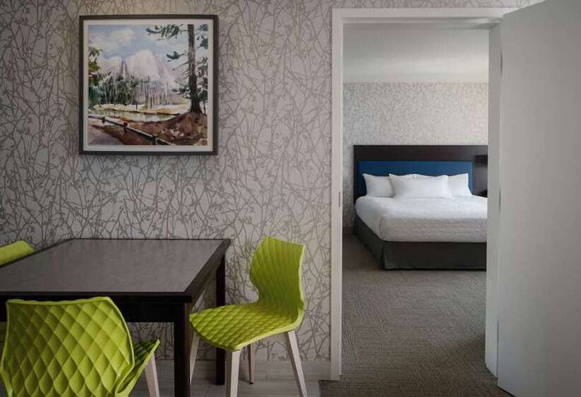 キングサイズベッドのスタンダードルーム, Embassy Suites By Hilton Dallas Market Center
