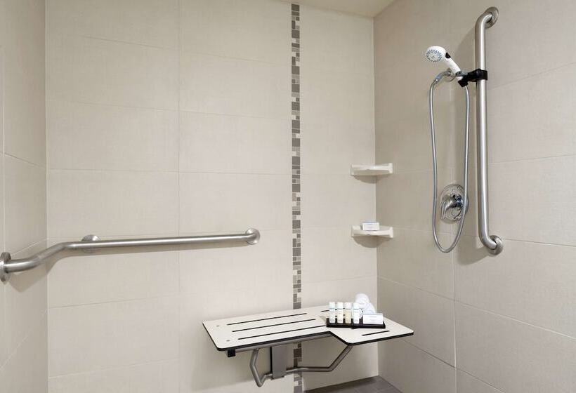 جناح لذوى الاحتياجات الخاصة, Embassy Suites By Hilton Lompoc Central Coast