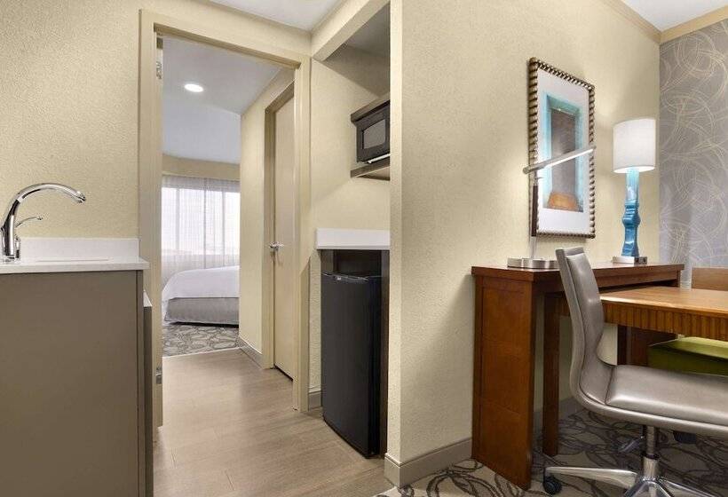 جناح غرفتين نوم, Embassy Suites By Hilton San Antonio Airport