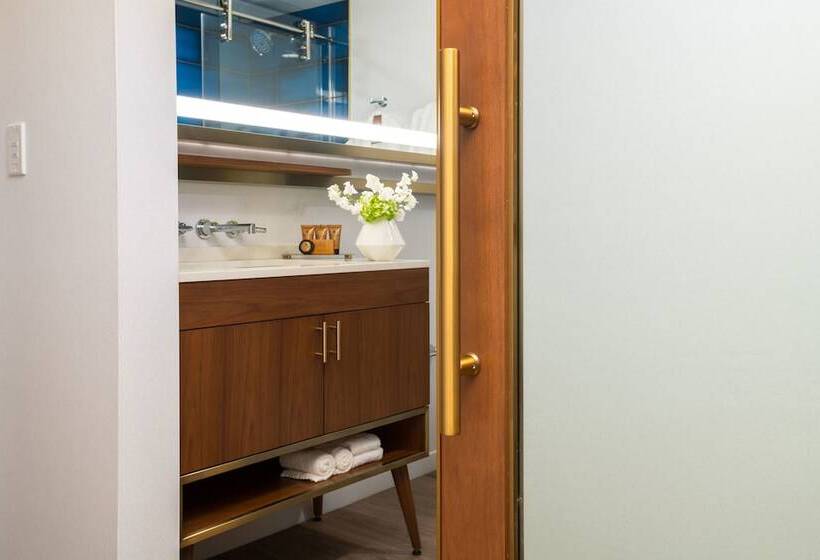 带双人床的经典房间, Le Méridien Essex Chicago