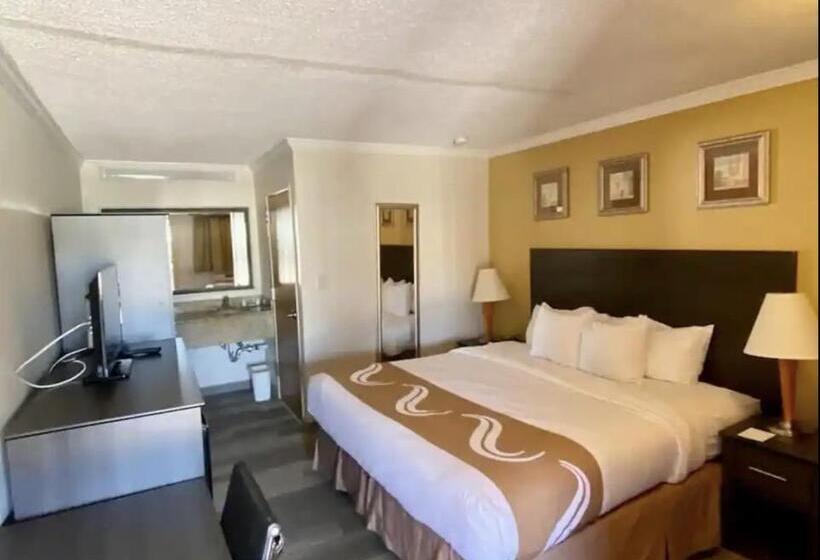 Номер Deluxe Кровать Кинг, Hibiscus Inn & Suites