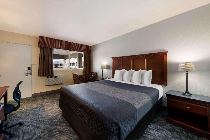 キングサイズベッドのスタンダードルーム, Rodeway Inn South San Francisco Airport