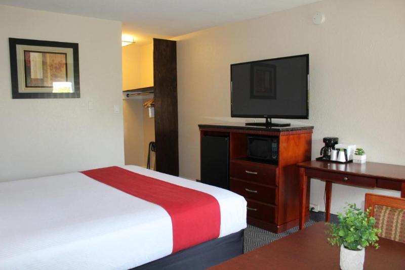 キングサイズベッドのスタンダードルーム, Rodeway Inn South San Francisco Airport