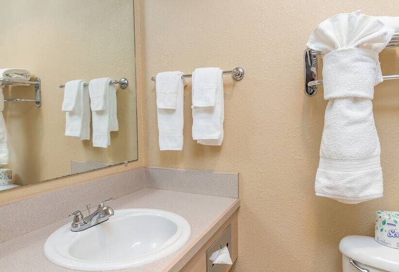 2ダブルベッドのスタンダードルーム, Ebb Tide Oceanfront Inn