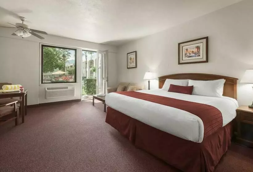 キングサイズベッドのデラックスルーム, Palm Mountain Resort & Spa