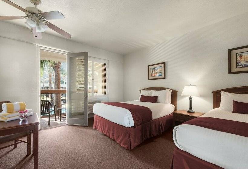 חדר דלוקס נוף בריכה, Palm Mountain Resort & Spa