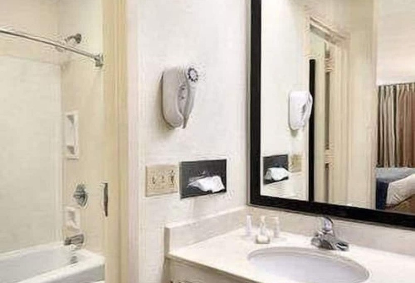 غرفه قياسيه سريرين مزدوجين, Baymont Inn & Suites Florence By Wyndham