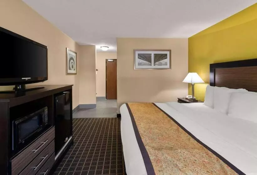 キングサイズベッドのスタンダードルーム, Best Western Adena Inn