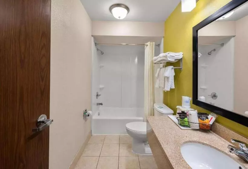 スイート, Best Western Adena Inn