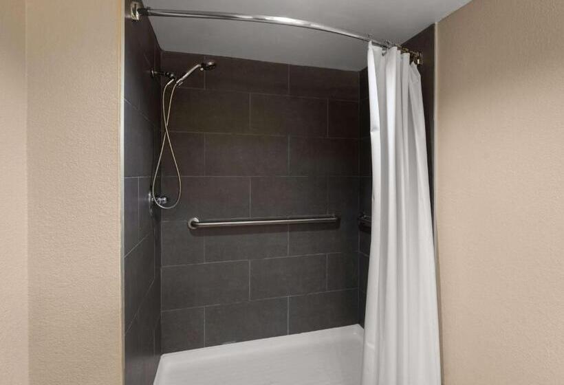 장애인을 위한 스탠다드 룸, Best Western Adena Inn