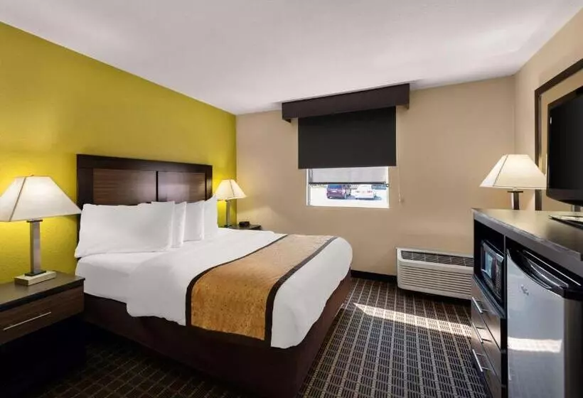 身障者適用キングサイズベッドルーム, Best Western Adena Inn