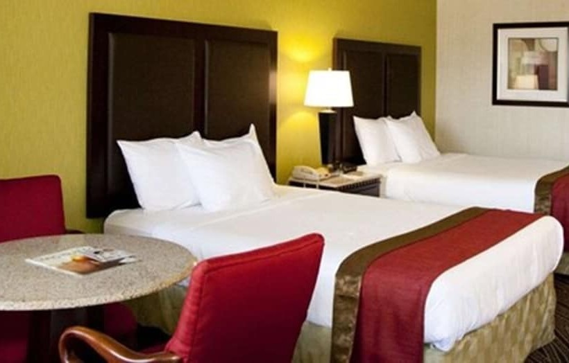 Номер Стандарт 2 Двуспальные Кровати, Best Western Mill River Manor