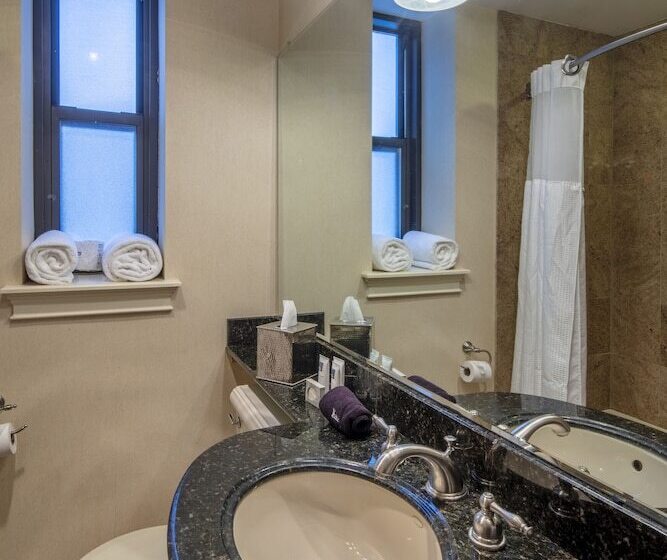 Люкс, Collegian Hotel & Suites, Trademark Collection By Wyndham